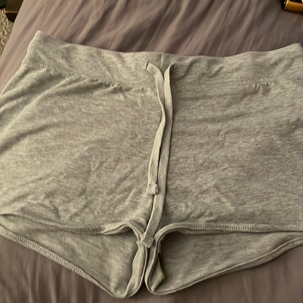 ambiance shorts, size L